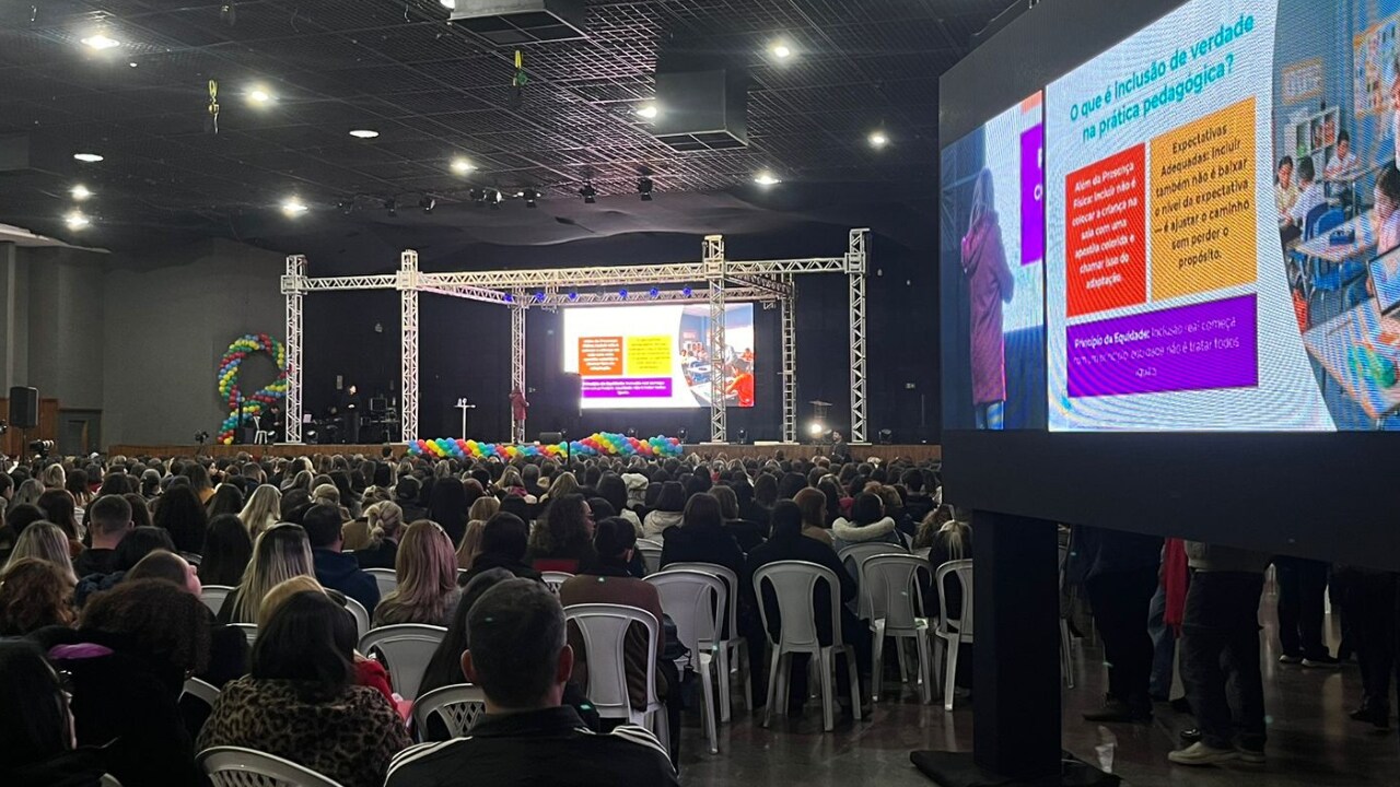 Lages sedia o maior seminário de autismo de SC com recorde de público| Foto: Isabela Reche/ Rádio Clube de Lages