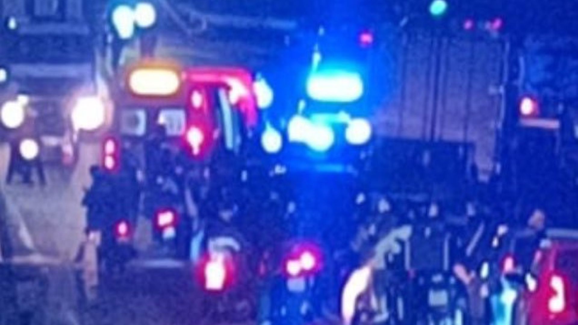 Acidente entre moto e caminhão interdita BR-282 em Palhoça | Imagem: Pastrana