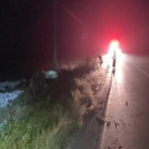 Grave acidente parte carro ao meio e mata duas pessoas em SC | Foto: Polícia Militar/Reprodução