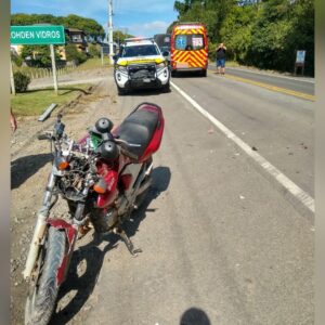 Motociclista fica ferido após colisão com caminhão na SC-114, no Alto Vale | Foto: CBMSC.