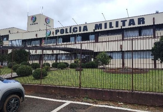 Passageiro embriagado ameaça motorista de aplicativo e é flagrado com drogas em SC | Imagem: PM/Reprodução