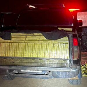 Perseguição policial em SC resulta na apreensão de 30 mil maços de cigarros contrabandeados | Imagem: PMRV