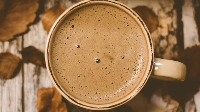 Cappuccino caseiro em 10 minutos; aprenda a receita perfeita para o inverno –  imagem: reprodução