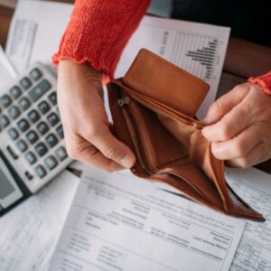 SC tem mais de 1 milhão de endividados em bancos, diz Serasa | Anna/AdobeStock