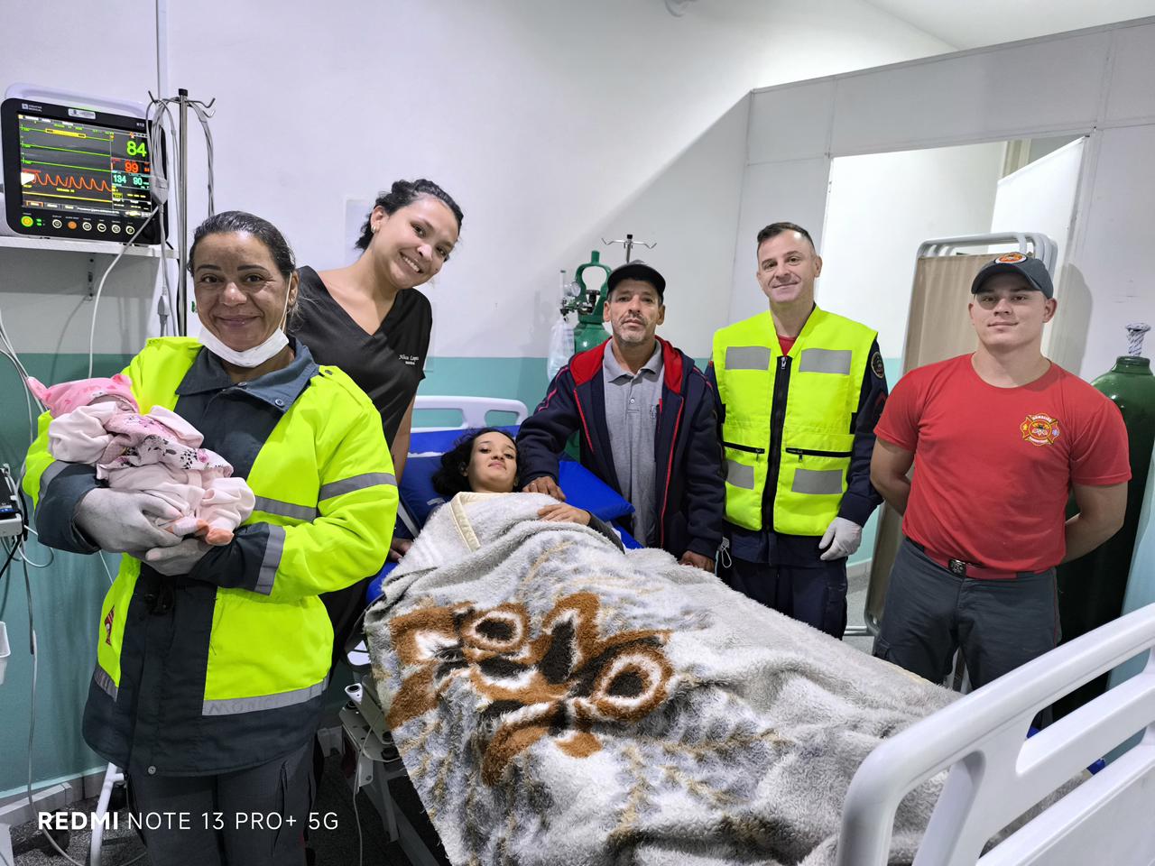 Bebê ‘apressadinha’ nasce dentro de ambulância dos bombeiros em SC | Foto: CBMSC/Divulgação