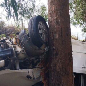 Carro capota na SC-390 em Capão Alto e motorista é autuado por embriaguez ao volante | Foto: PRF Lages