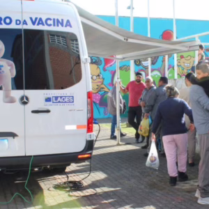 Carro da vacina leva imunização contra gripe para o CEIM Gente Miúda nesta quinta-feira em Lages | Foto: divulgção Prefeitura de Lages