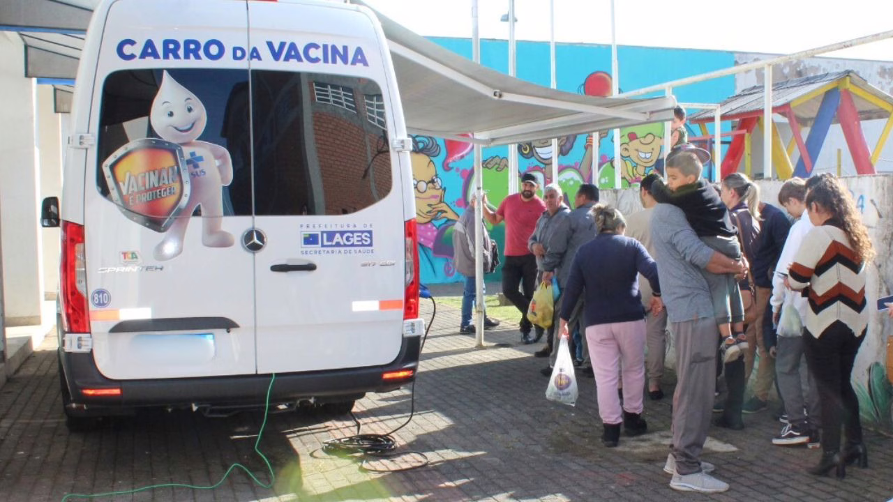 Carro da vacina leva imunização contra gripe para o CEIM Gente Miúda nesta quinta-feira em Lages | Foto: divulgção Prefeitura de Lages