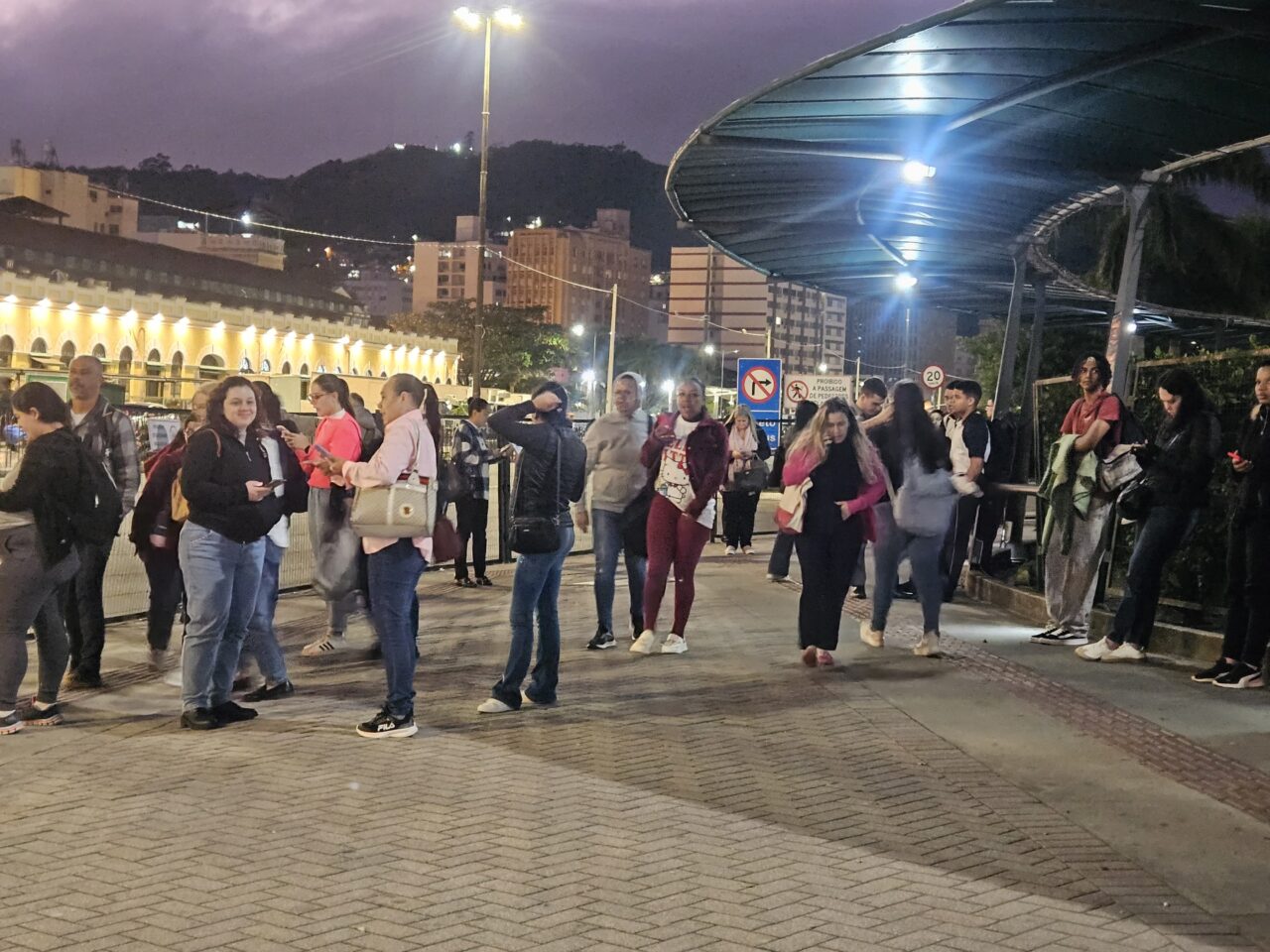 Greve paralisa transporte público em Florianópolis nesta terça-feira