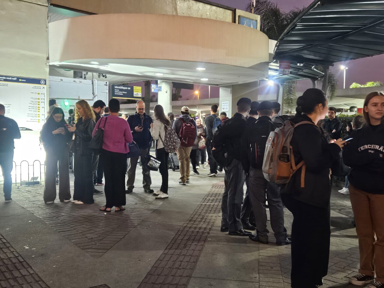 Greve paralisa transporte público em Florianópolis nesta terça-feira