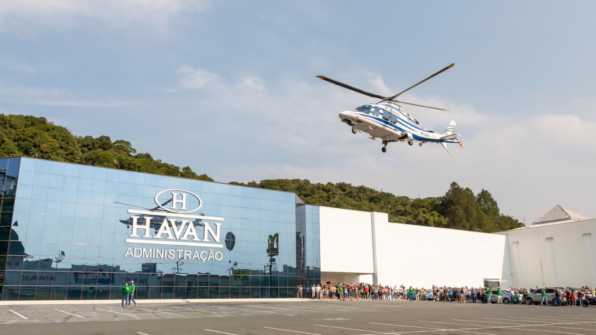 Havan sorteia voos de helicóptero em Brusque. – Foto: Havan/Reprodução