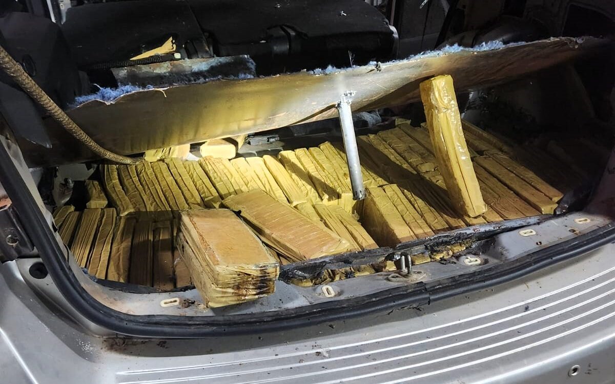 Maconha é encontrada em carro incendiado na BR-163 (2) | Imagem: PRF/Reprodução