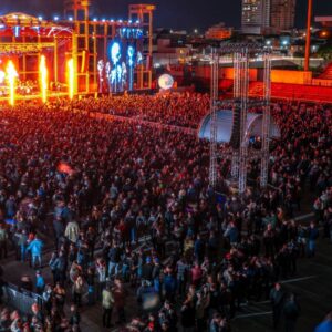 Mais de 16 mil pessoas marcam presença na abertura dos shows nacionais da Festa do Pinhão | Foto: divulgação / Prefeitura de Lages