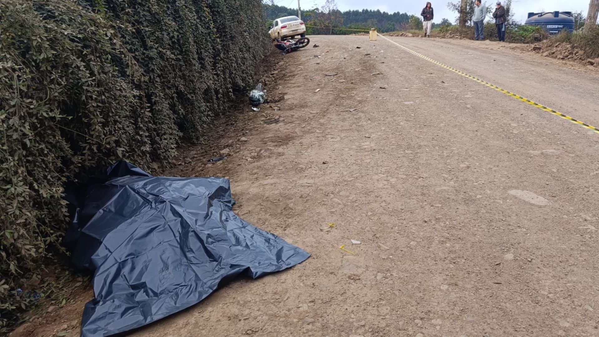 O motociclista colidiu contra um carro | Imagem: Serginho Primam/Rádio Rural/Reprodução