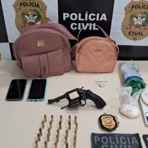 Operação conjunta prende líder de organização criminosa armada na Serra| Foto: PMRv Serra