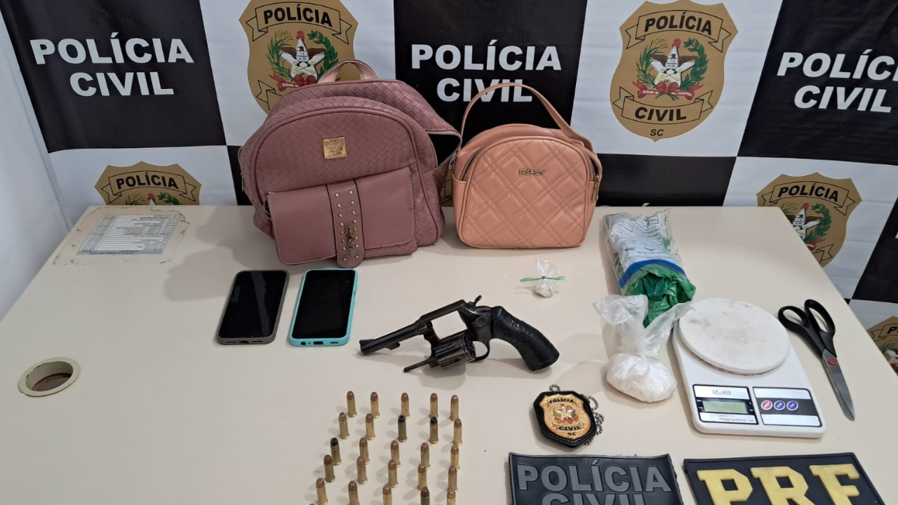 Operação conjunta prende líder de organização criminosa armada na Serra| Foto: PMRv Serra