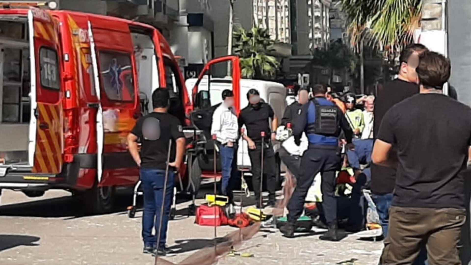 Trabalhador cai de 15 metros enquanto pintava prédio em Itapema | Foto: Brunela Maria/Visor Notícias.