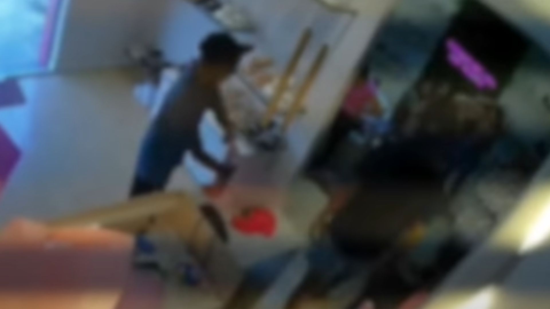 Empresária é baleada durante assalto após criminoso ver carteira com símbolo do Exército | Imagem: SBT News