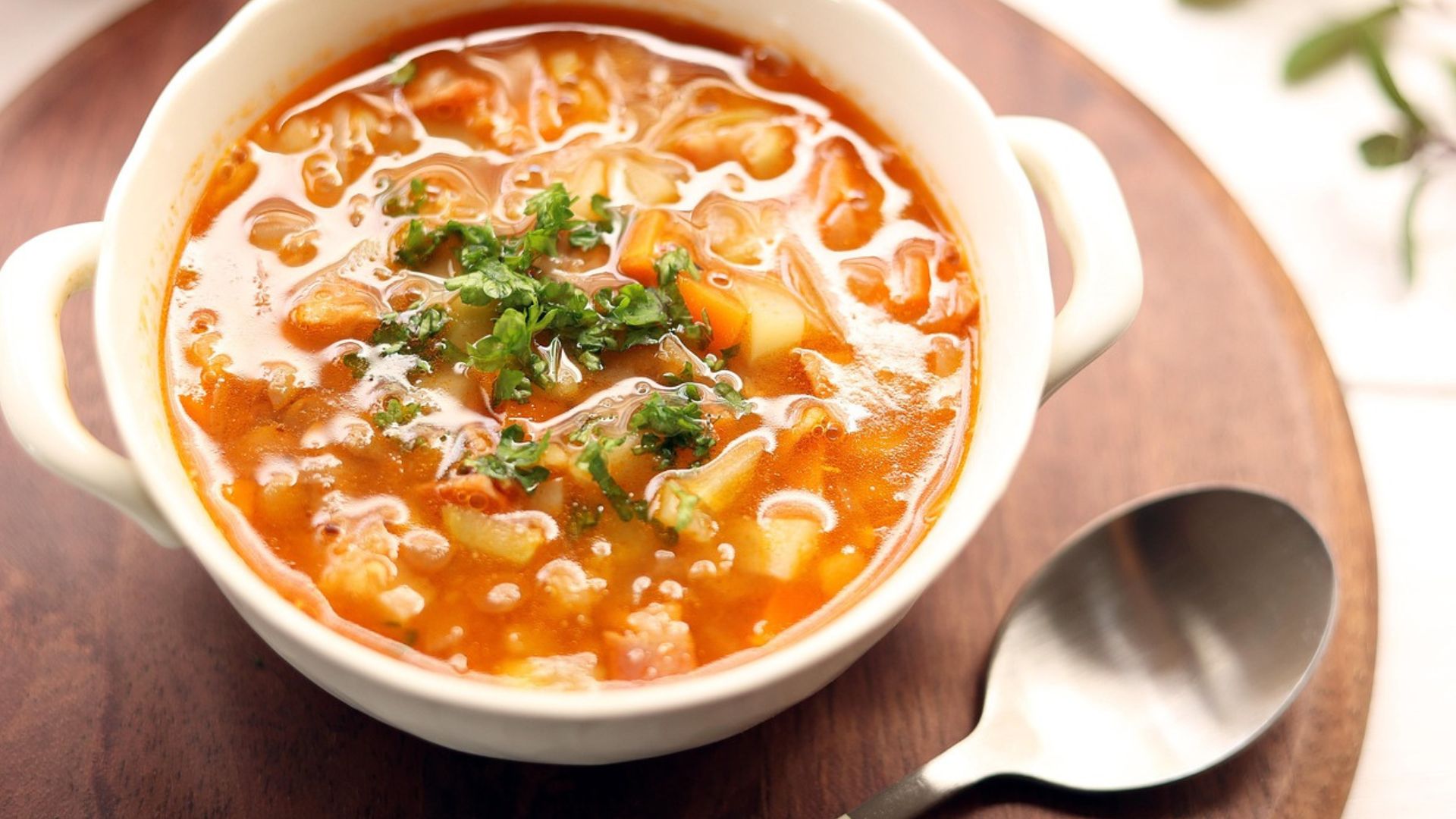 Esfriou? Veja quatro receitas saborosas de sopas e caldos para aquecer | Imagem: ilustrativa