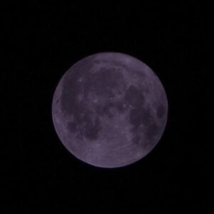 Entenda por que a Lua cheia desta quarta é chamada de “Lua de Morango” | Imagem: redes sociais