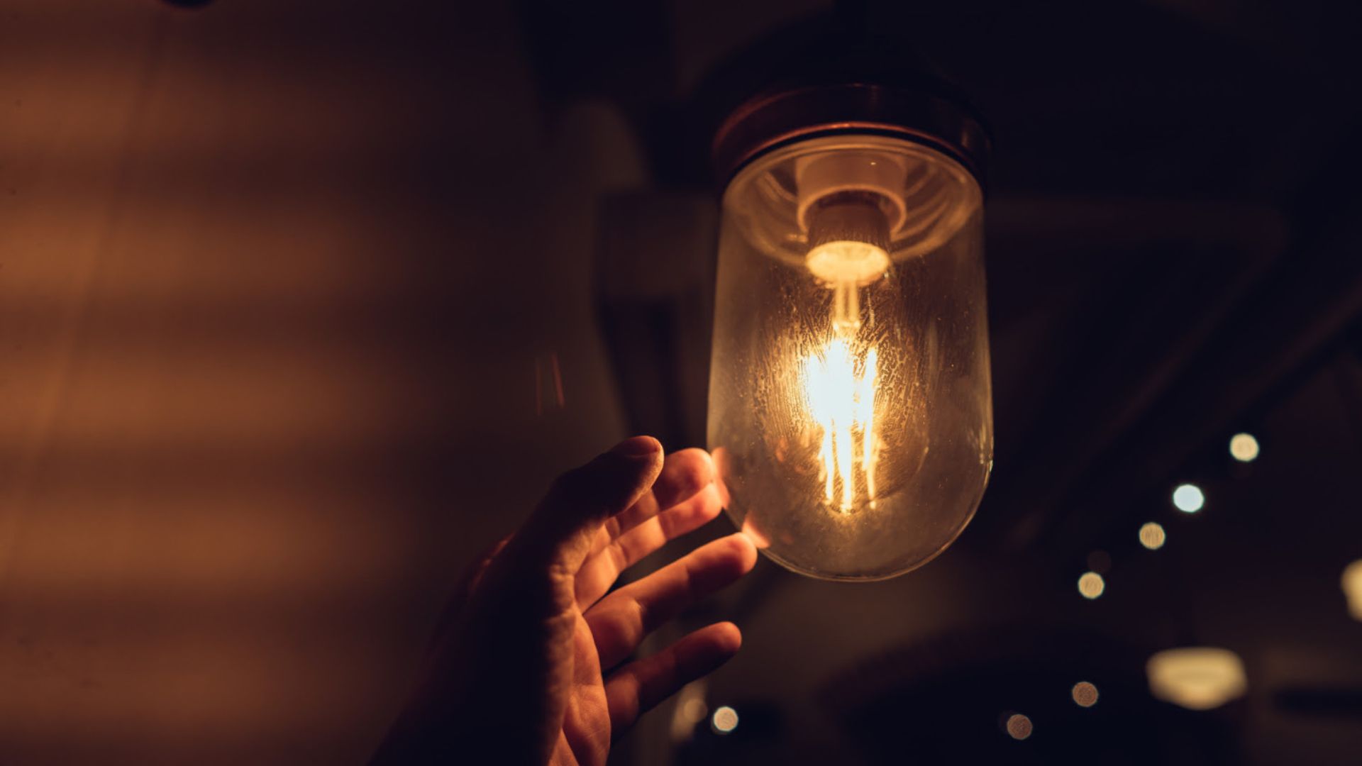 Descubra os 4 principais vilões da conta de luz e como combatê-los | Foto: Freepik.
