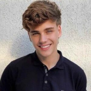 Modelo de 17 anos morre afogado durante ensaio de formatura | Foto: Reprodução, via SBT News.