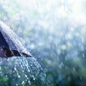 SC terá sol, pancadas de chuva e risco de temporais no fim de semana; veja a previsão | Foto: Canva. 