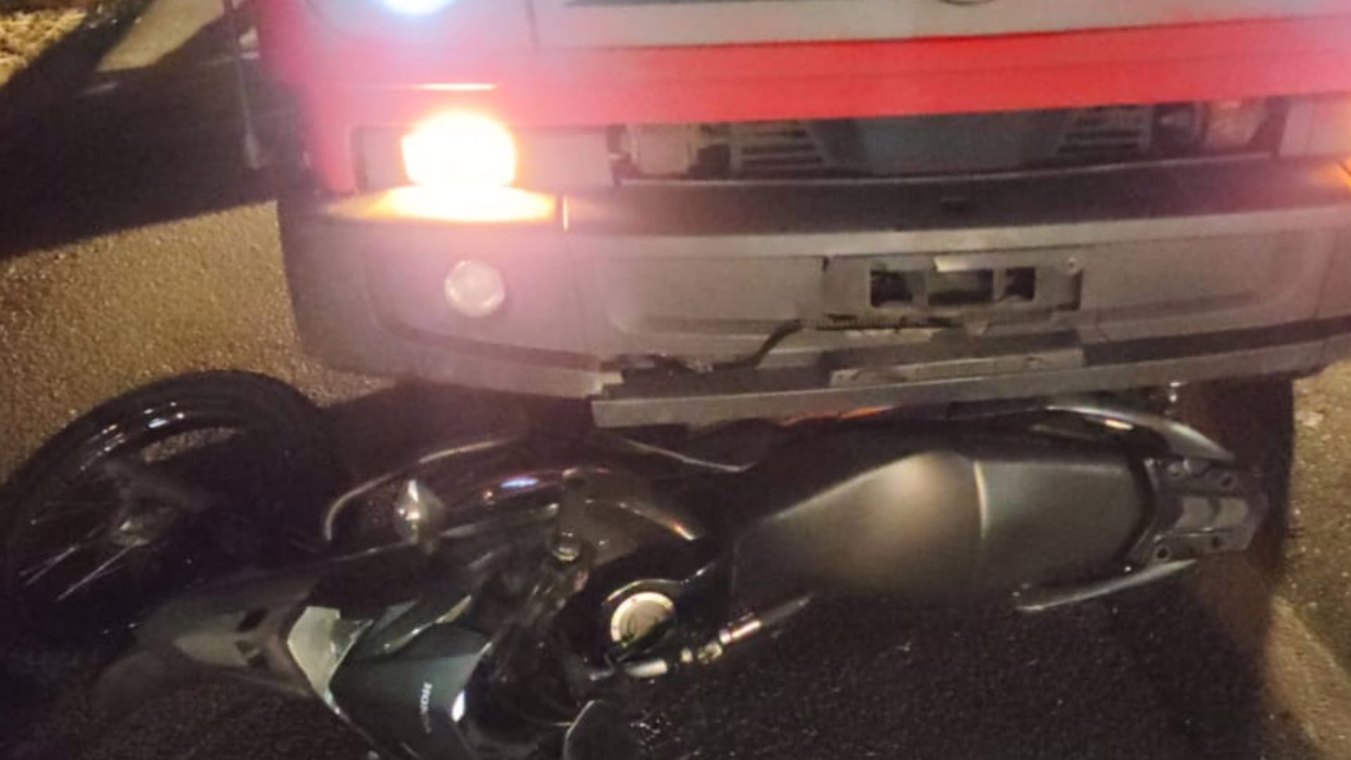 Motociclistas morrem ao serem atingidos por caminhão na BR-282 – Imagem: CBMSC