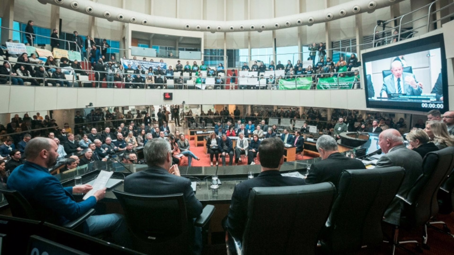 Universidade Gratuita possui 832 milionários matriculados; veja outras irregularidades | Foto: Bruno Collaço/Agência AL/Reprodução
