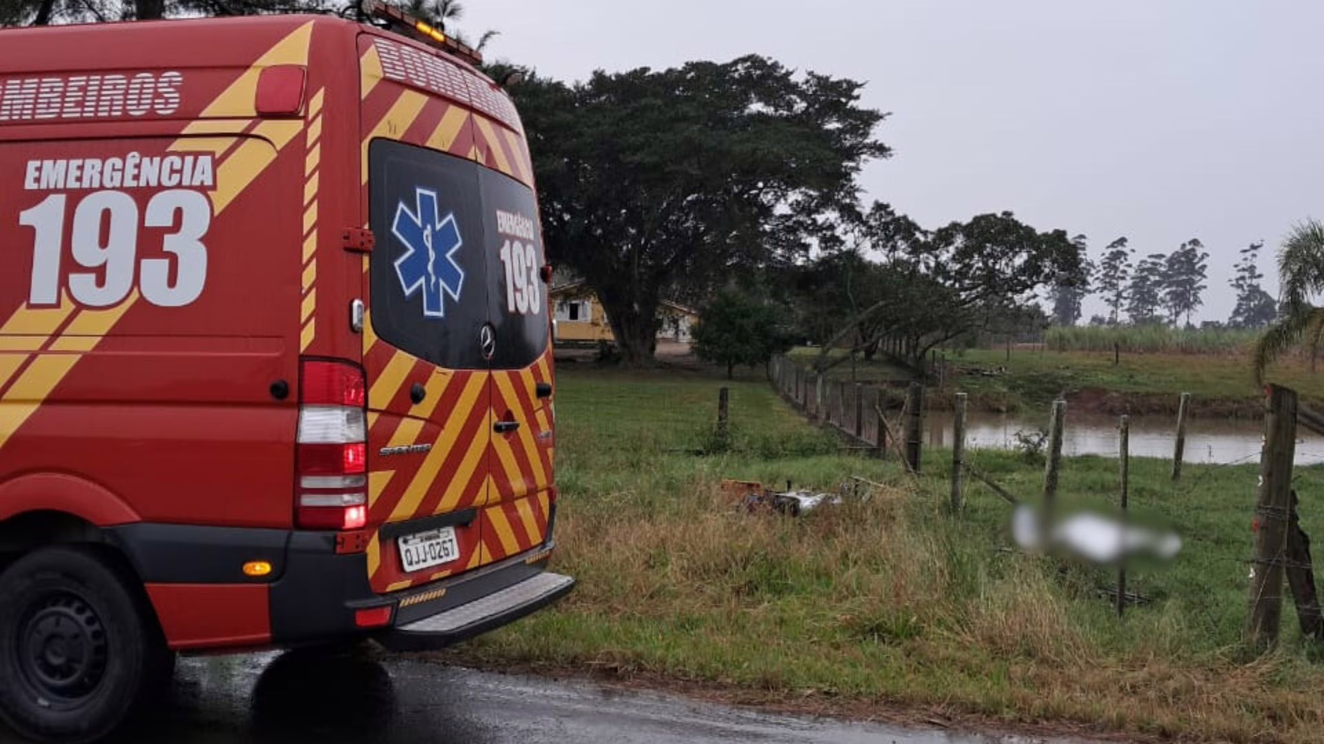 Homem morto é encontrado ‘pendurado’ em cerca de arame em SC | Foto: CBMSC/Reprodução