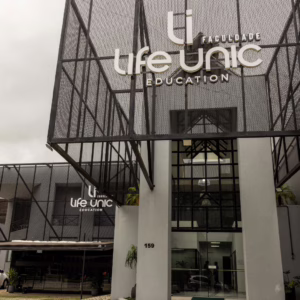 Universitários oferecem serviços de saúde gratuitos no Shopping Mueller | Foto: Reprodução
