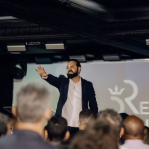 Pastor diz que odeia pobres e chama Lula de “nove dedos” em culto - Imagem: redes sociais