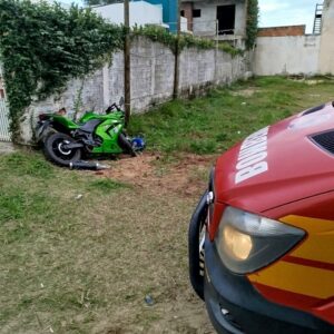 Jovem morre após colidir motocicleta contra muro em SC | CBMSC