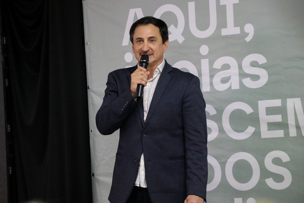 “Eu sempre recomeçaria”: fundador T12 compartilha trajetória de 40 anos no Almoço Empresarial da ACIC