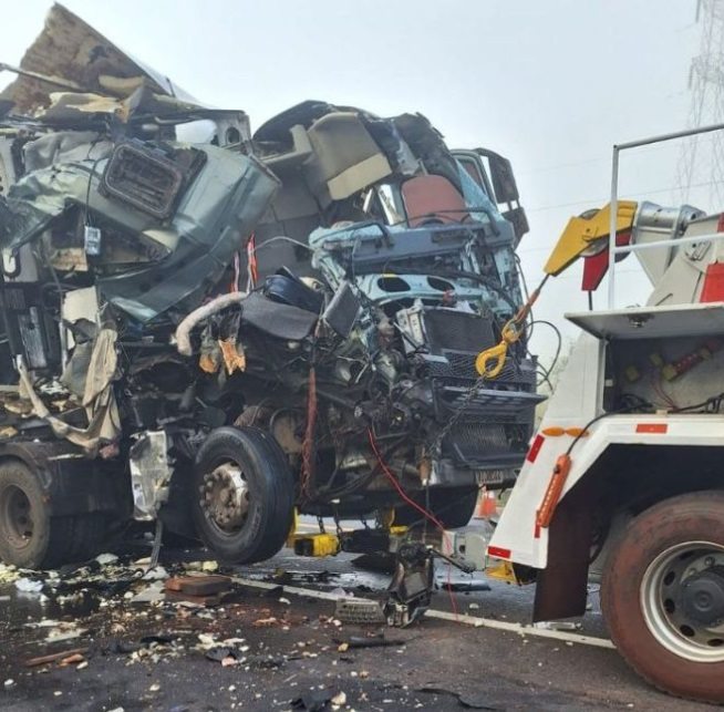O acidente aconteceu por volta das 3h, em Bernardino de Campos (SP). - Foto: Dário Miguel/ Diário Cidadão