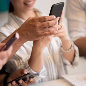 STF muda regra e redes sociais podem ser responsabilizadas por posts ilegais. - Foto: Canva/Reprodução