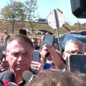 VÍDEO: Bolsonaro diz que 'nunca' pensou em sair do Brasil | Foto: SBT News/Reprodução