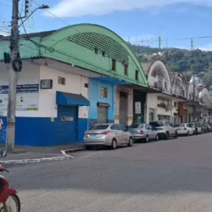 Estrutura abandonada veja como está o interior da antiga rodoviária de Florianópolis. - Foto: FloripAmanhã/Reprodução