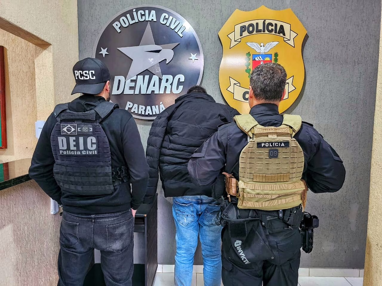 Facção que usava agência de turismo para tráfico de drogas é alvo de operação