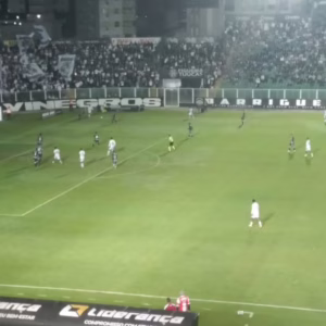 Cria, mas não marca: Figueirense desperdiça chances e só empata com o Náutico. | Foto: Gatti/ SCC-SBT 