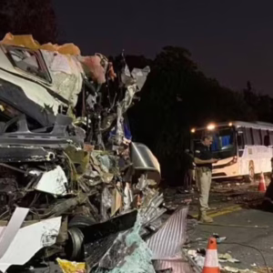 Acidente com ônibus de universitários deixa cinco mortos em GO, diz PRF. | Foto: reprodução. 