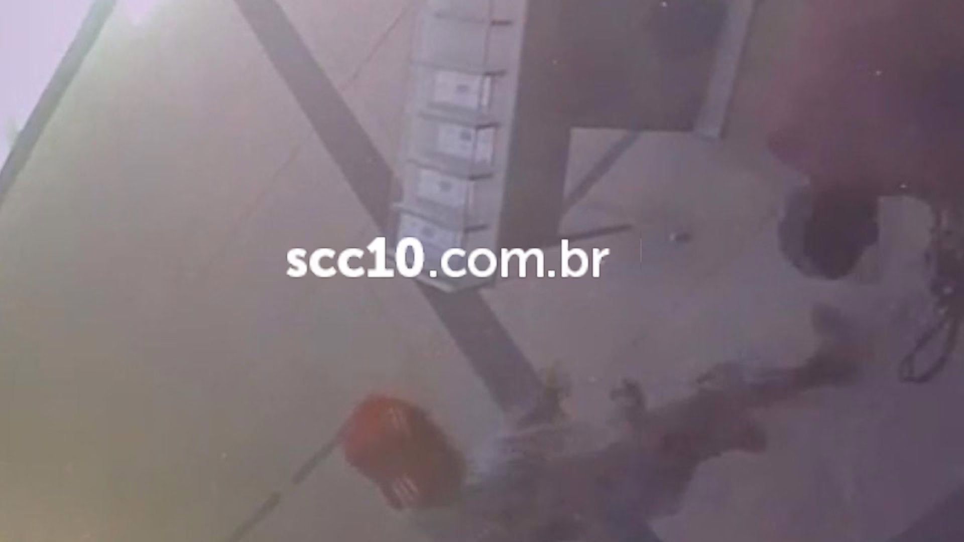 Criminosos arrombam caixa eletrônico em São José – Imagem: cedida