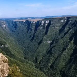 Menina de 11 anos que caiu de mirante na Serra Gaúcha é encontrada morta - Imagem: reprodução/ SSBT News