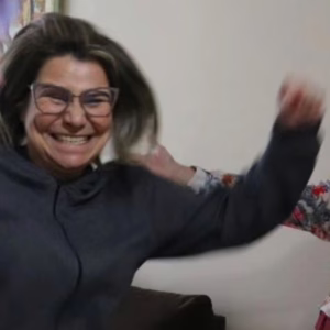 Após 15 dias recusando ligações, mulher descobre que ganhou prêmio de R$ 100 mil - Imagem: reprodução/ SBT News