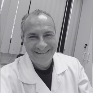 'Não bebia porque é cardíaco', diz defesa de dentista encontrado morto em cela | Foto: Redes sociais/Reprodução