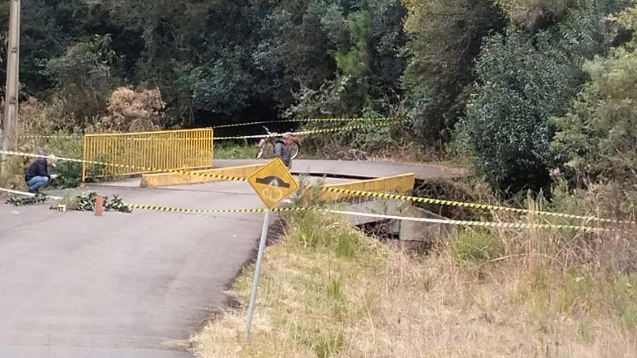 Ponte cede em Curitibanos e trânsito é interditado | Foto: 2 BBM
