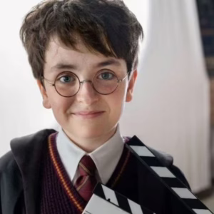 Primeira foto de Dominic McLaughlin como Harry Potter é divulga | Foto: Reprodução/Instagram 