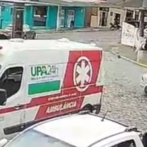 Saiba o estado de saúde do homem que foi atropelado em acidente em Lages | Imagens das câmeras de monitoramento