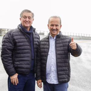 A sintonia cada vez mais irreversível entre Jorginho Mello e Topázio Neto. - Foto: Jonatã Rocha/SecomGOVSC