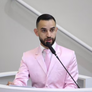 Vice-prefeito de Lages é indiciado por furar pneu de carro oficial da Prefeitura | Foto: reprodução redes sociais 